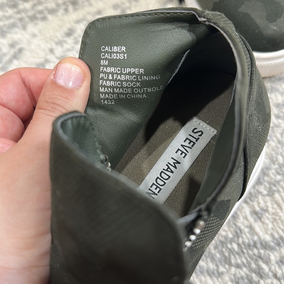 Steve Madden camo booties - Picture 3 of 3